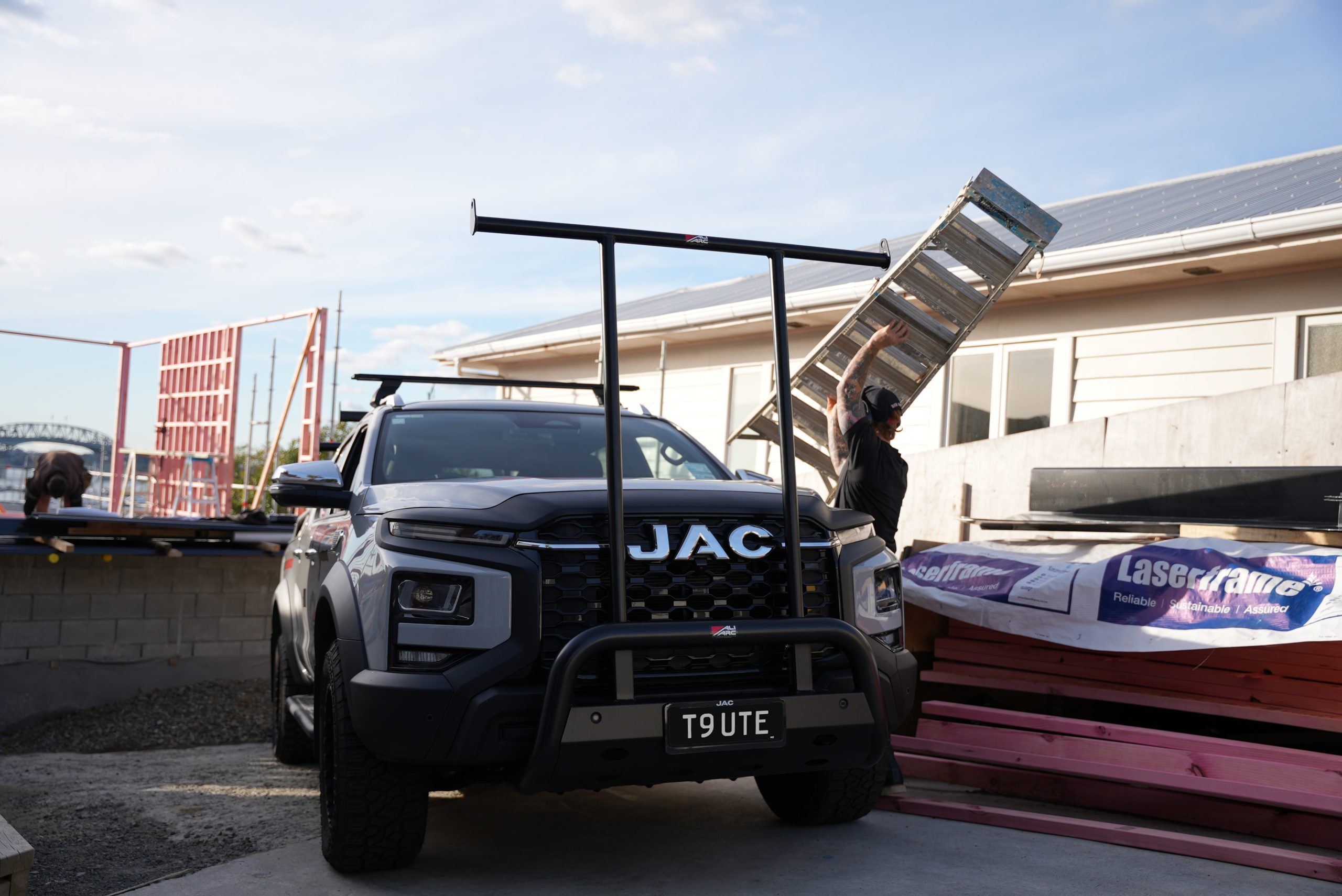 JAC-T9-Grey-Tradie-Landscape-Front-scaled-5